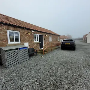 https://cosy-cottagethe-paddock-barmston-nr-bridlington.yorkshirehotels.net