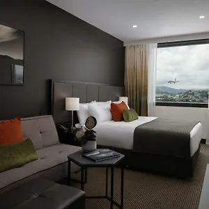 4* ホテル Rydges Airport