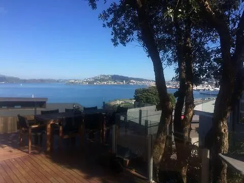 The Perfect Stop Over Wellington 0*,